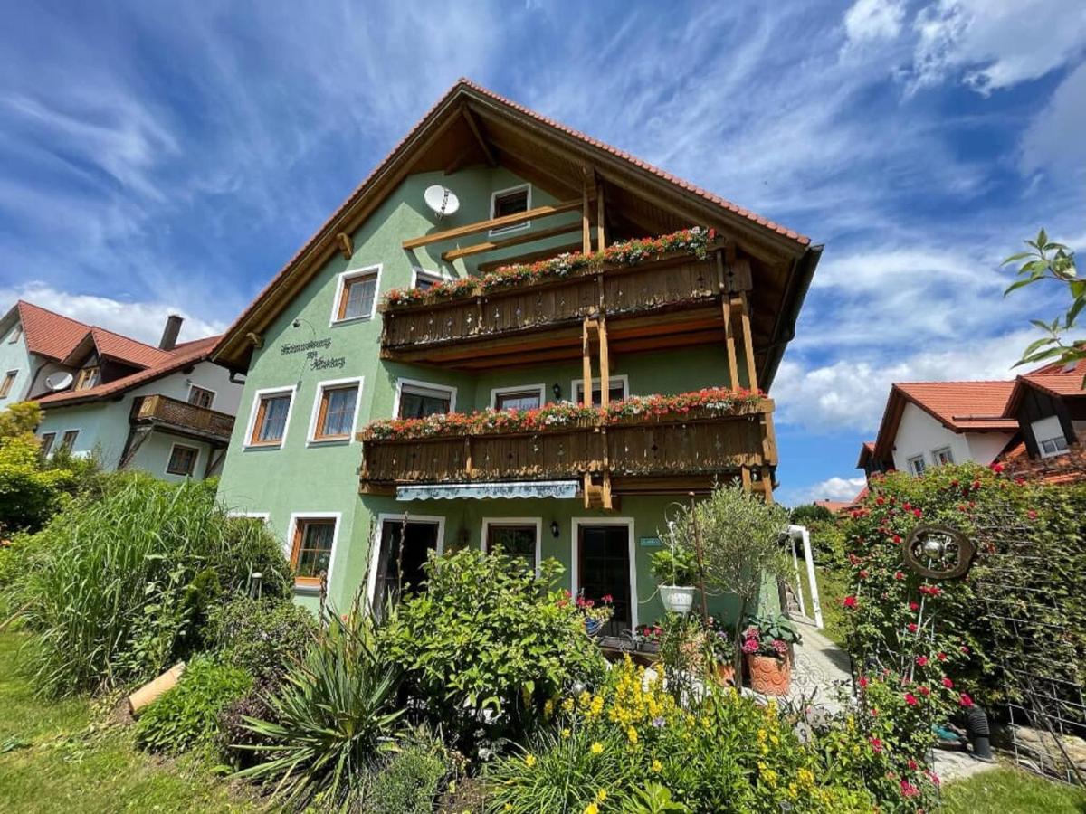 Ferienwohnungen Am Kirchberg Neualbenreuth Exterior foto