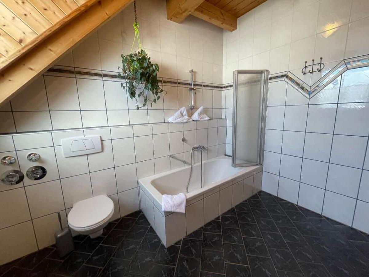Ferienwohnungen Am Kirchberg Neualbenreuth Exterior foto